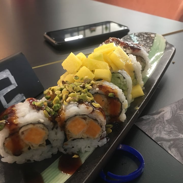 review photo of Ekko Sushi & Pokè Bowl sweet flower roll shared by @alessbica on 21 May 2022 - review