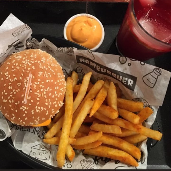 review photo of Lotus Burger Vegetariano / Vegano Smash burguer shared by @paivalucasx on 07 Apr 2022 - review