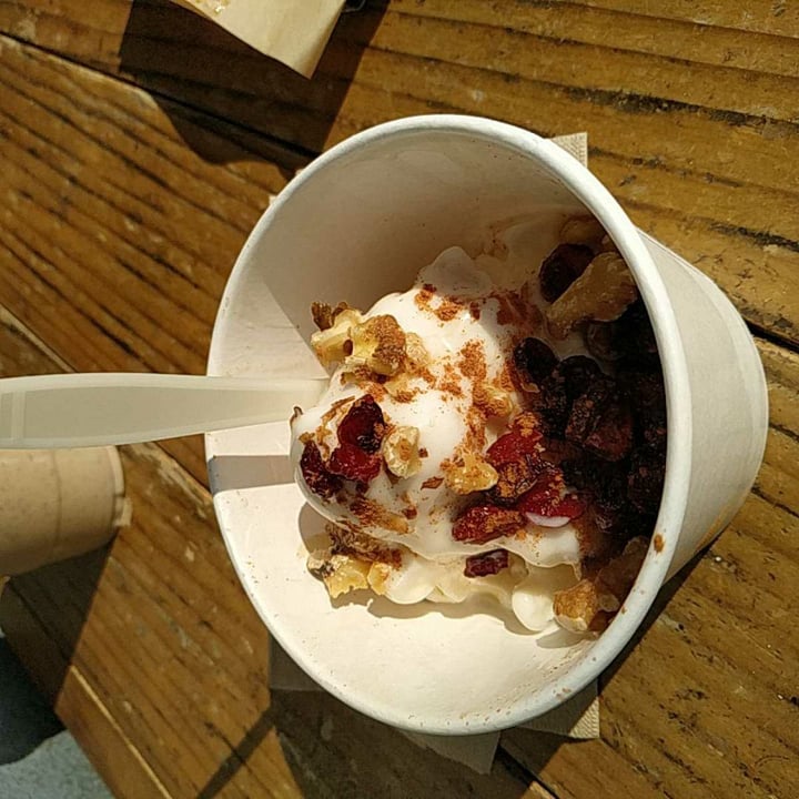 photo of Locali Hollywood The Canadian Gansta shared by @fehu on  13 Dec 2019 - review