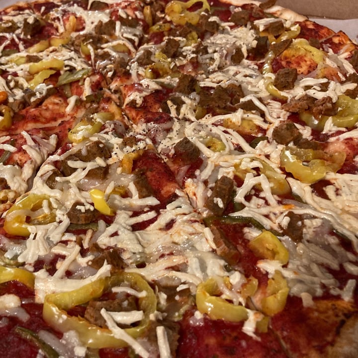 photo of Allentown Pizza Vegan Buffalo Chicken Pizza shared by @haleysdff on  14 Oct 2020 - review