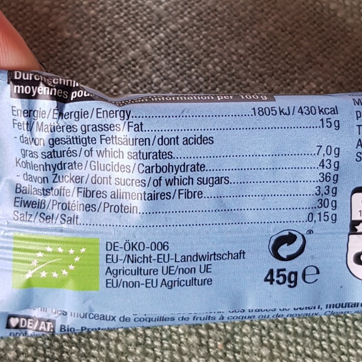 photo of Veganz Clean Protein Bar Cocoa shared by @vanpanda on  15 Aug 2022 - review