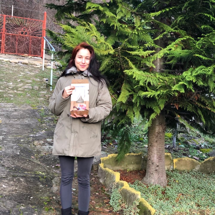 review photo of Loving Hut Christmas Box shared by @marinavlaykova on 27 Dec 2020 - review
