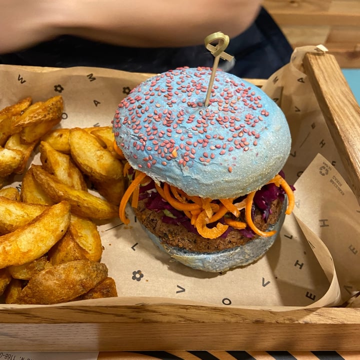 photo of Flower Burger Il Puffo Burger shared by @jessinthebox96 on  26 Jun 2022 - review