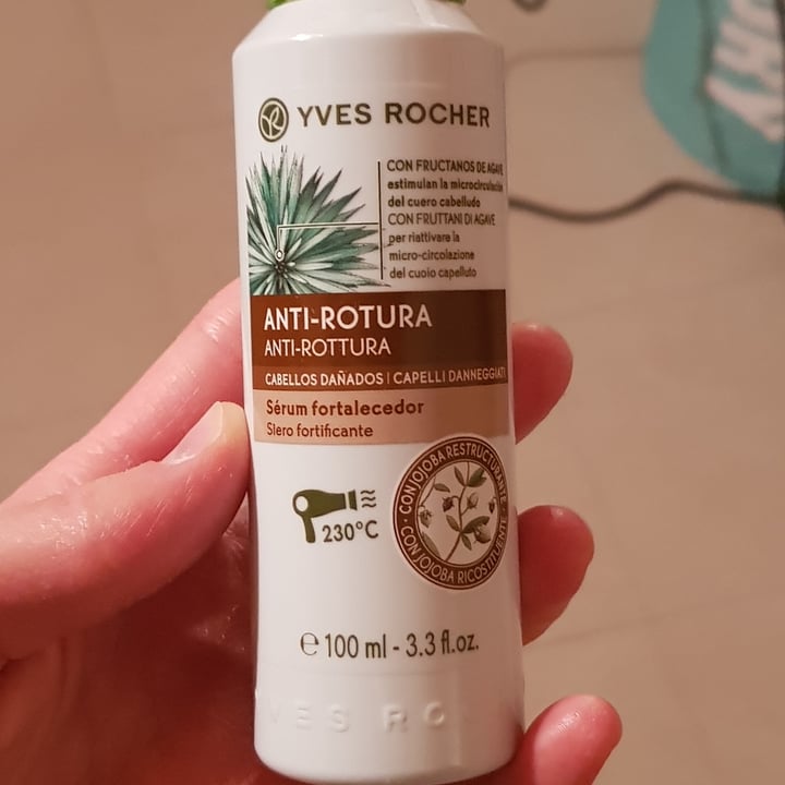 review photo of Yves rocher Siero anti rottura shared by @sarettadesi95 on 16 Aug 2022 - review