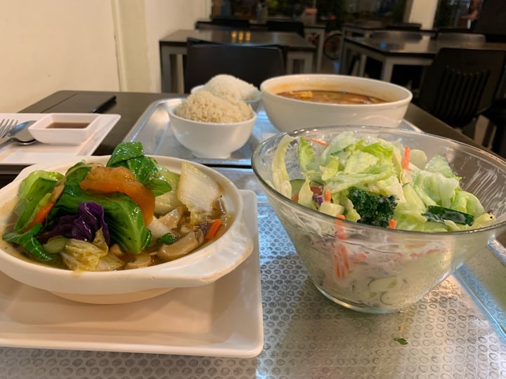 photo of North South East West Fusion Vegetarian Cuisine Tom Yum Hotpot shared by @sunit on  15 Mar 2019 - review