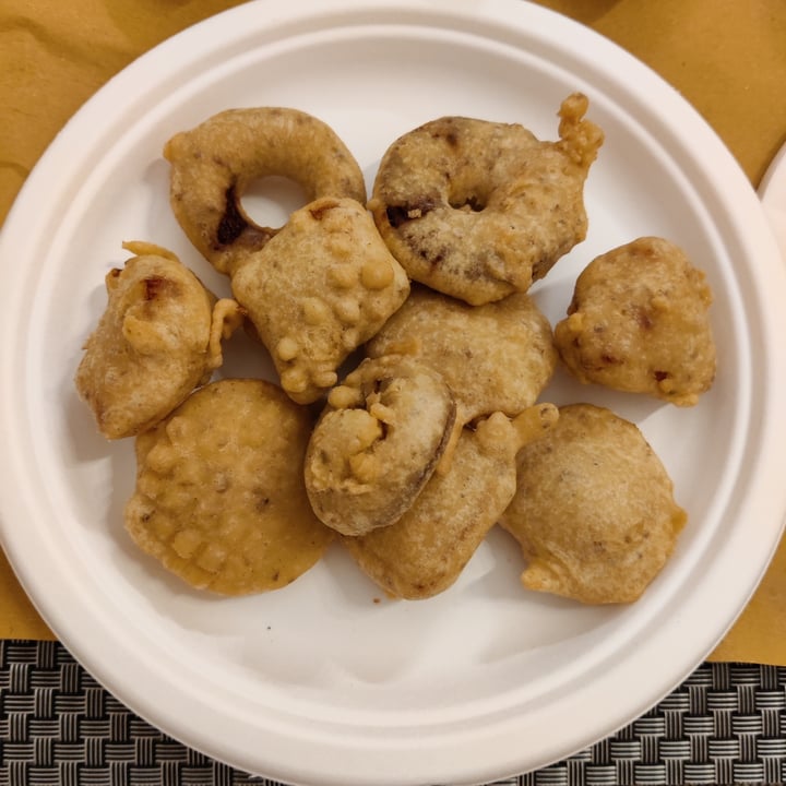 photo of Indian-italiana food Veg pakora shared by @croissantdeluune on  03 Dec 2022 - review