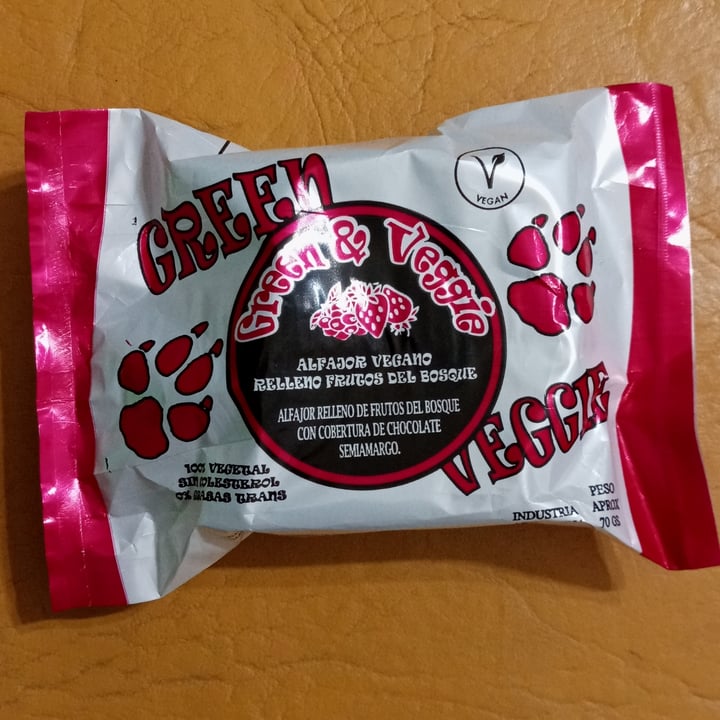 review photo of Green & Veggie Alfajor Vegano relleno Frutos Rojos shared by @lulu19 on 14 Jul 2021 - review