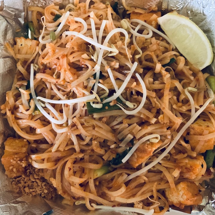 photo of Happy Thai Restaurant Pad Thai shared by @allhess on  28 Apr 2020 - review