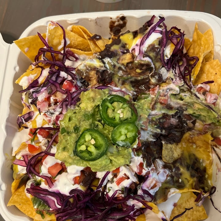 photo of Luna Verde Vegan Mexican Restaurant Nachos Clasico shared by @stephanieblum on  21 May 2022 - review