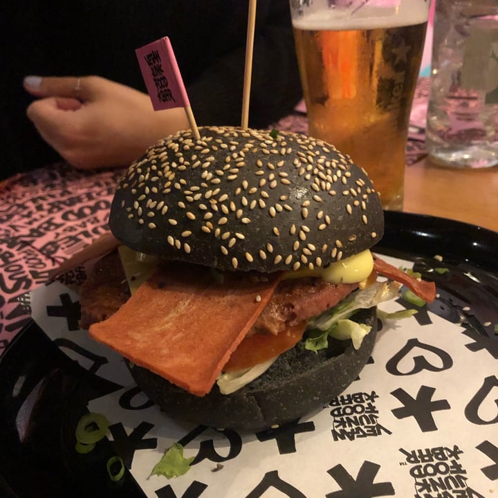 photo of Vegan Junk Food Bar Burguer shared by @canelitolluna on  14 Mar 2022 - review