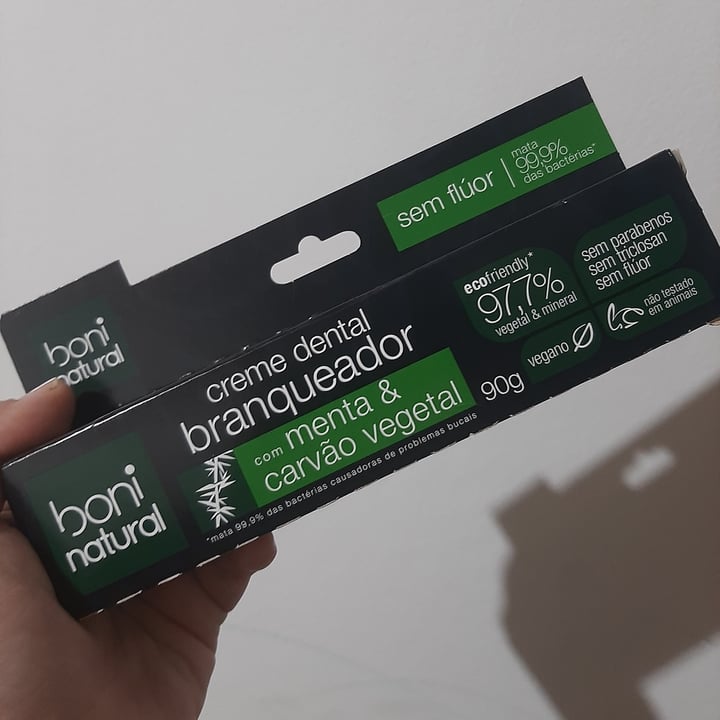 review photo of Boni natural Creme dental branqueador com menta e carvão vegetal shared by @vetyasmin on 10 Jul 2022 - review