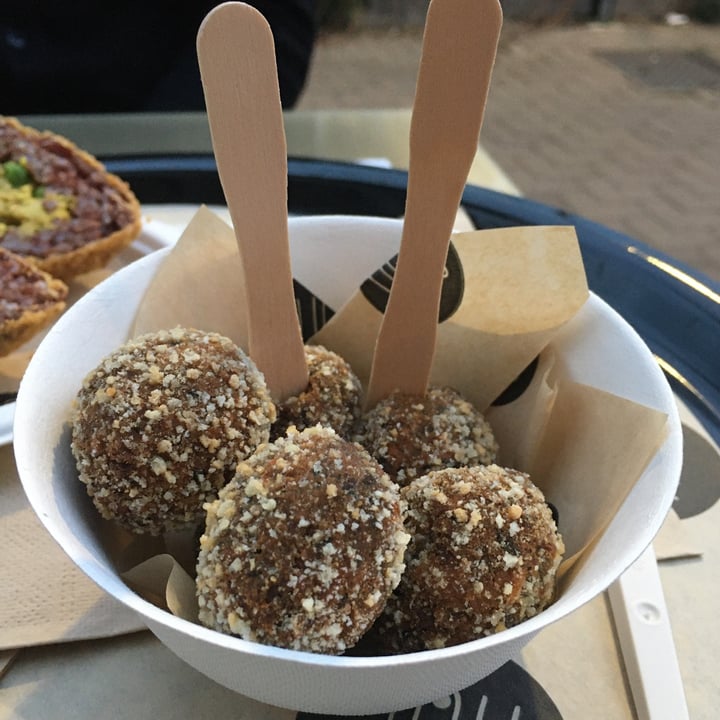 photo of HUG Falafel speziati shared by @giorgia97 on  10 May 2021 - review