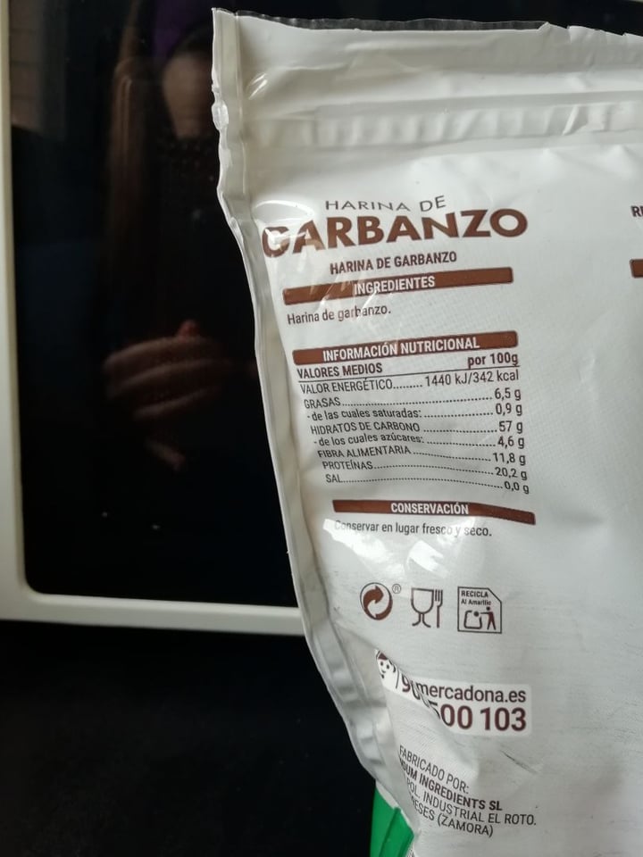 photo of Hacendado Harina de garbanzo shared by @veganmodeon on  05 Apr 2020 - review