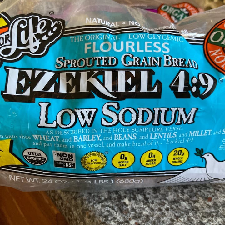photo of Ezekiel ORGANIC FLOURLESS SPROUTED GRAIN BREAD shared by @grahamcrackerv on  21 Mar 2021 - review