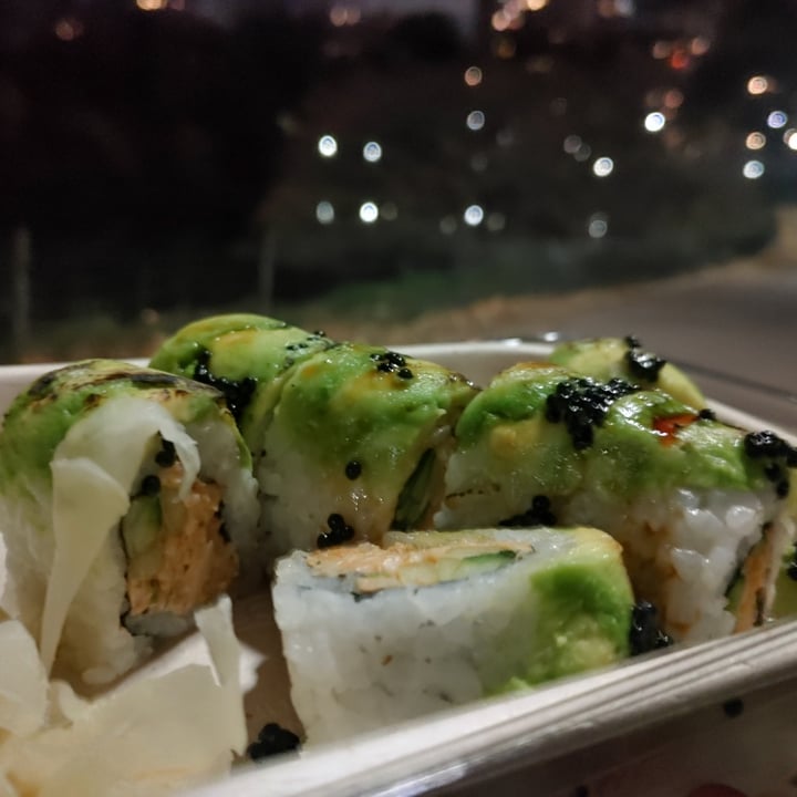 photo of Beyond Sushi Charred Avocado Roll shared by @tommytommy on  29 Nov 2021 - review