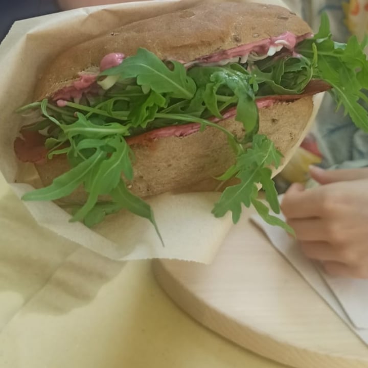 review photo of River Oglio bike bar Panino supersonico shared by @veganape on 17 Aug 2022 - review