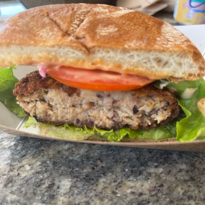 photo of Curia On The Drag Blackeyed Pea Burger shared by @manuelaw on  26 Jul 2022 - review