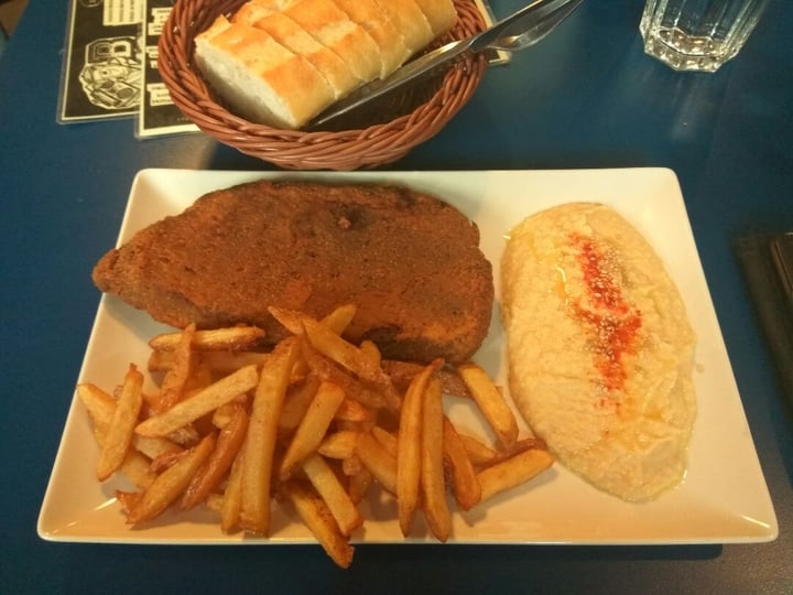 photo of B13 bar Plato combinado. Escalope shared by @martate on  02 Mar 2020 - review
