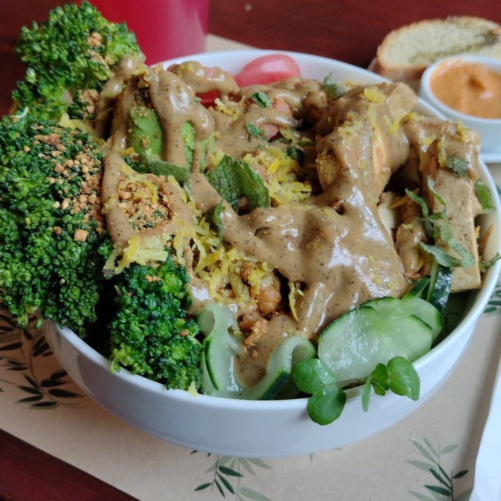 photo of Vegan Bunker Bowl shared by @cabricorki on  05 Dec 2022 - review