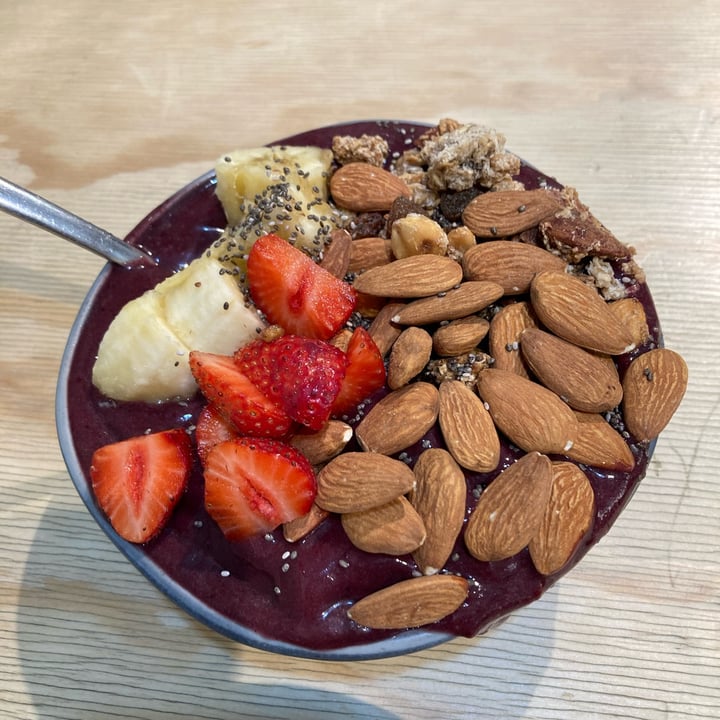 photo of Shake Café Acaí Smoothie Bowl shared by @veb222 on  13 Jun 2022 - review