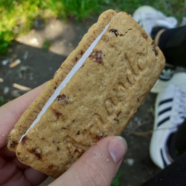 photo of Sammontana Biscotto Amando con Frutti di Bosco shared by @griris on  02 May 2022 - review