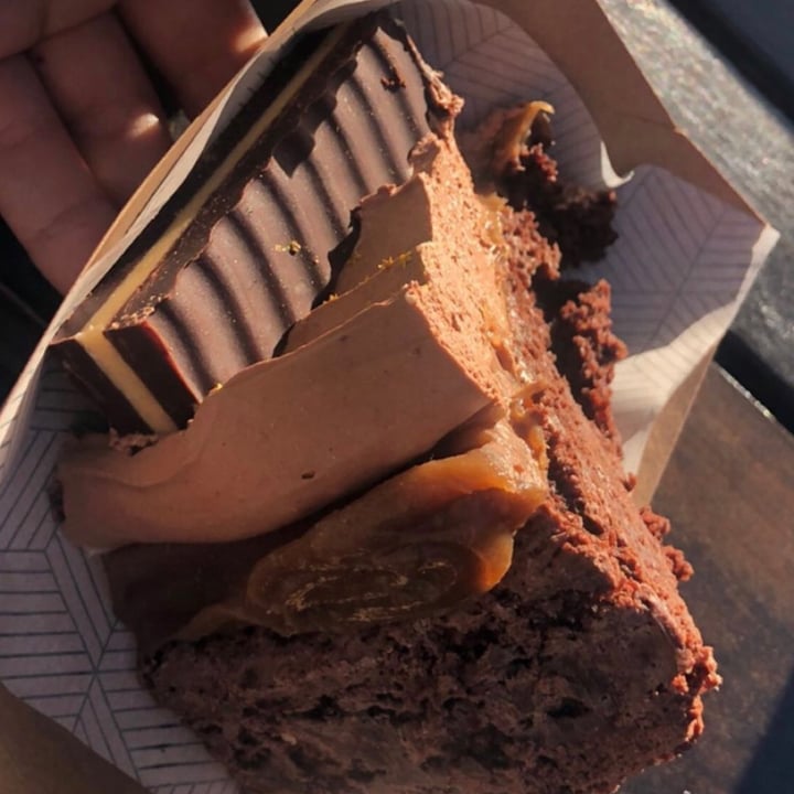 photo of Kiki Pasteleria Vegana Torta de chocolate y mousse de chocolate shared by @valenequiza on  17 May 2021 - review