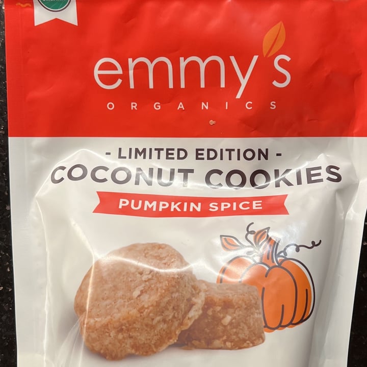photo of emmy's organics Coconut Cookies - Pumpkin Spice shared by @clcisme on  19 Jan 2022 - review