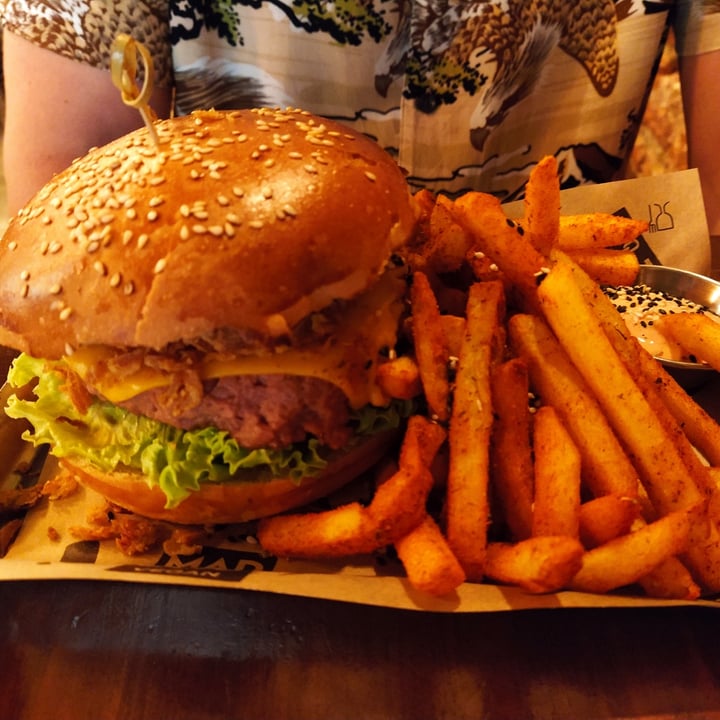 photo of Mad Mad Vegan Mad Mad Signature shared by @marinasnchez on  05 Sep 2021 - review