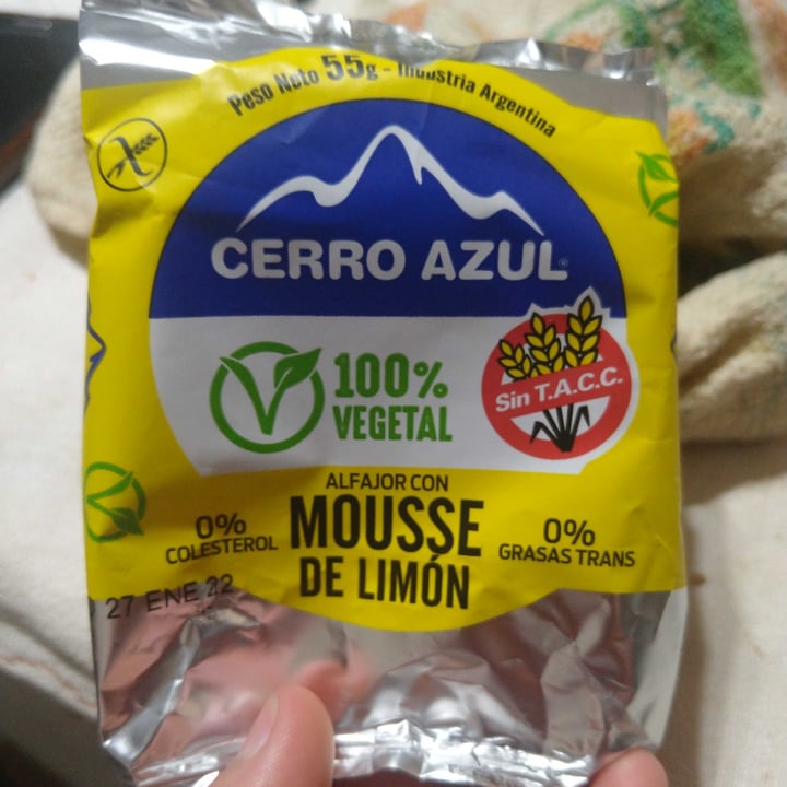 photo of Cerro Azul Alfajor con Mousse de Limón shared by @carlag on  21 Oct 2021 - review