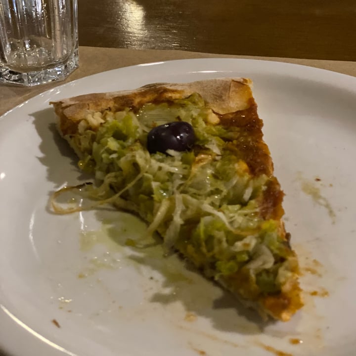 photo of Fratelli Basilico Pizzaria Vegana Facci shared by @larissamaluf on  27 May 2022 - review
