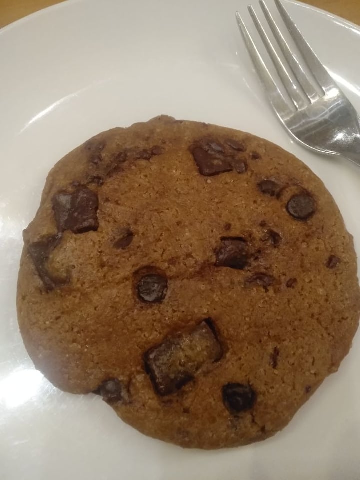 review photo of Starbucks Vegan Cookies Choco Chip shared by @candramertha on 03 Feb 2020 - review