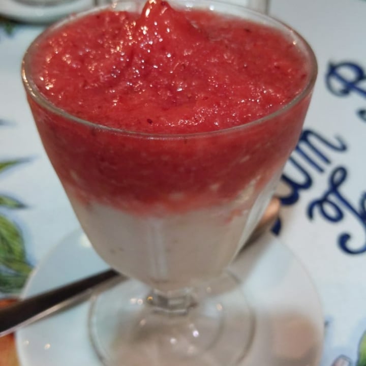 photo of Bam Bar Granita fragola e mandorle shared by @cecizanini on  16 Jul 2021 - review