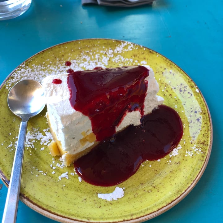 photo of Cavoli Nostri Cheesecake (Mixed Berries) shared by @sarabiondo on  03 Oct 2022 - review
