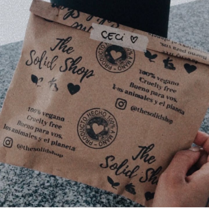 review photo of The solid shop labial negro shared by @cecishelter on 13 Aug 2022 - review