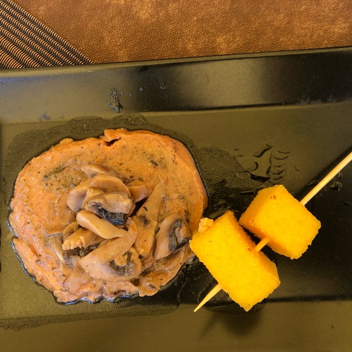 photo of GingerGi Veggie-Pop restaurant Seitan con polenta fritta shared by @djo on  02 Jul 2022 - review