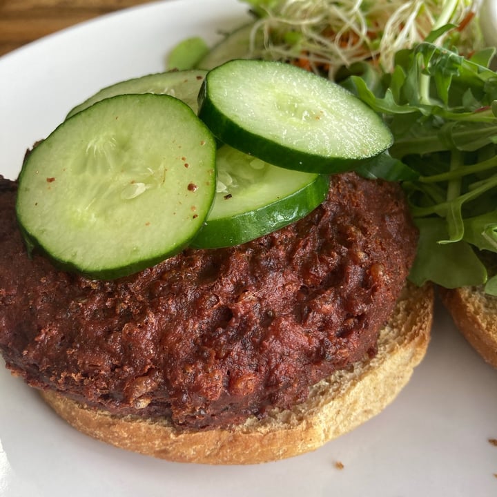photo of The Beet Box Cafe Hello burger shared by @teresannnnnn on  18 Aug 2020 - review