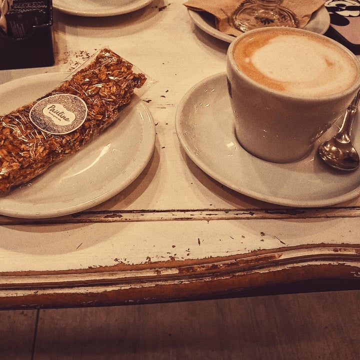 review photo of Pauline Boulangerie 1964 Cafe con leche de soja shared by @daif on 16 Mar 2021 - review