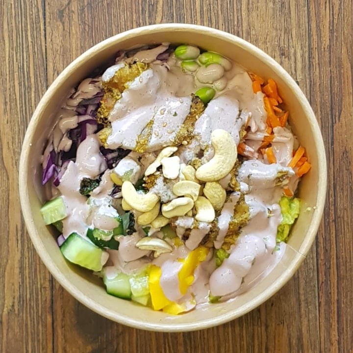 photo of Superfood Deli Vegan Chicken Poke Bowl shared by @vanpanda on  04 Mar 2021 - review
