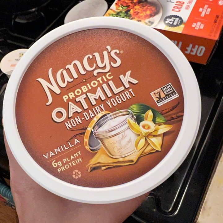 photo of Nancy's Yogurt Nancys oatmilk yogurt shared by @keeponveganon on  20 May 2022 - review