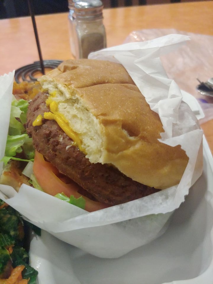 photo of NuVegan Café Vegan Cheeseburger With Sweet Potatoes And Ginger Collards shared by @vecanter on  14 Nov 2019 - review