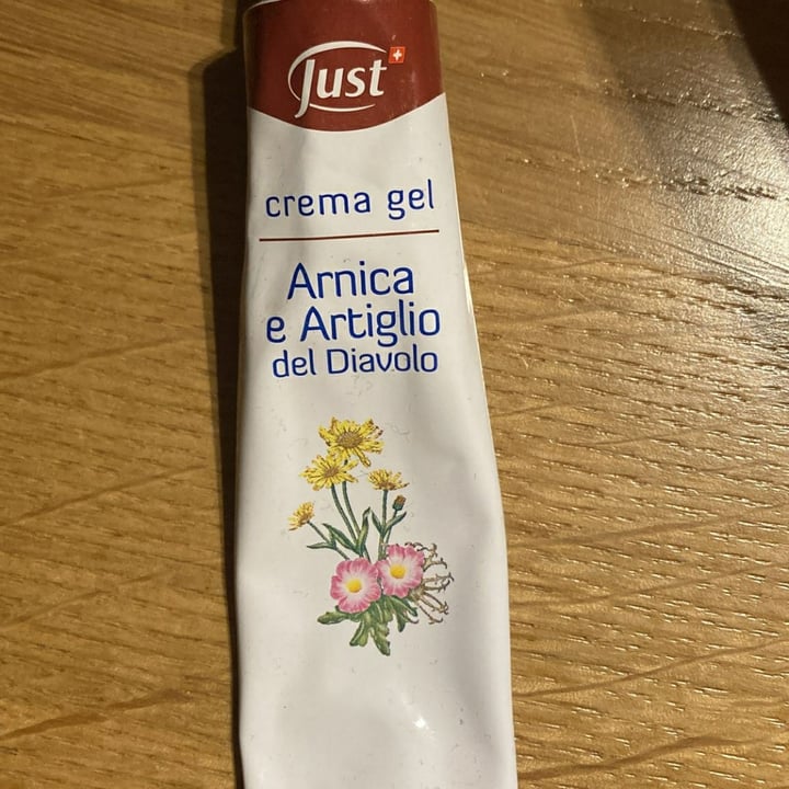 photo of Swiss Just Crema gel arnica e artiglio del davolo shared by @niconicki on  13 Mar 2022 - review