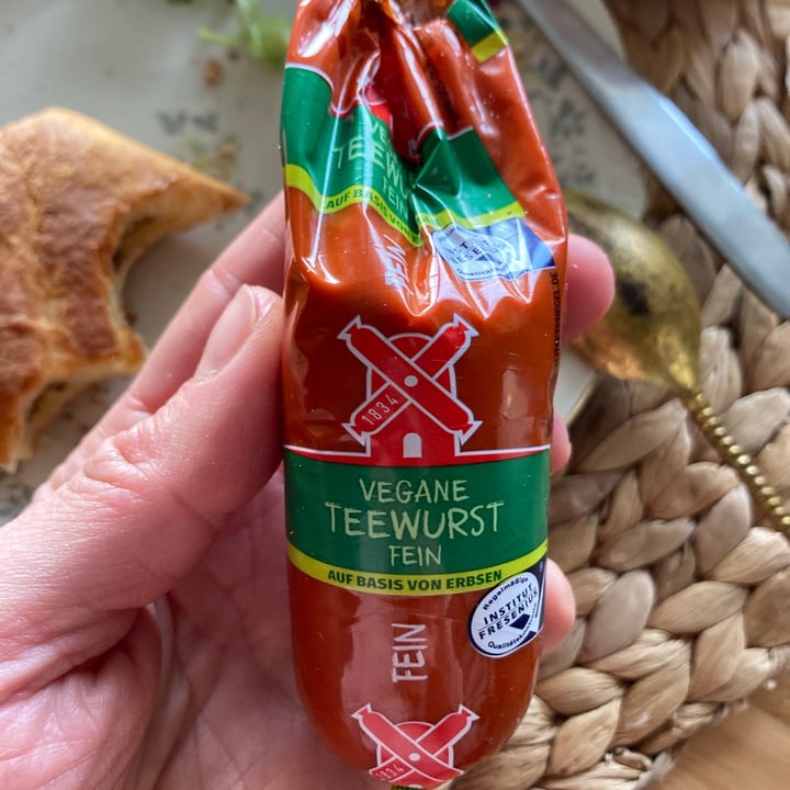 review photo of Rügenwalder Mühle Vegane Teewurst Fein shared by @stefaniefitgreengirl on 01 Jan 2021 - review