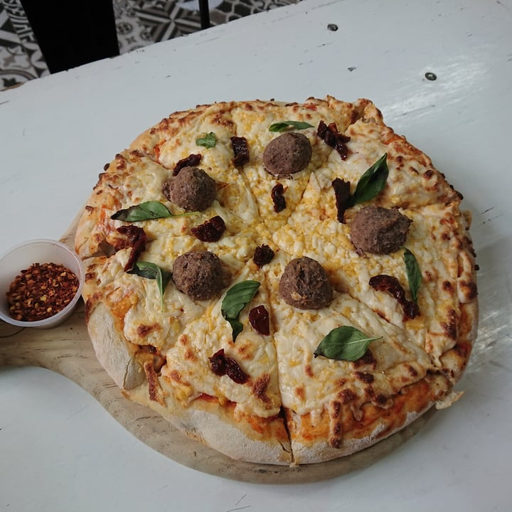 photo of Vegamo MX Pizza 4 Quesos shared by @gabrijela on  27 Oct 2022 - review