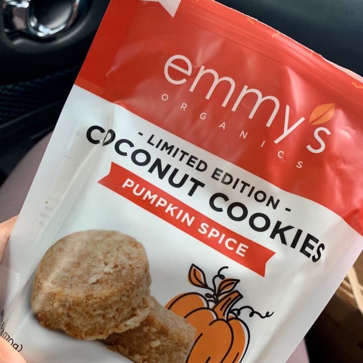 photo of emmy's organics Coconut Cookies - Pumpkin Spice shared by @priiya on  24 Jun 2021 - review