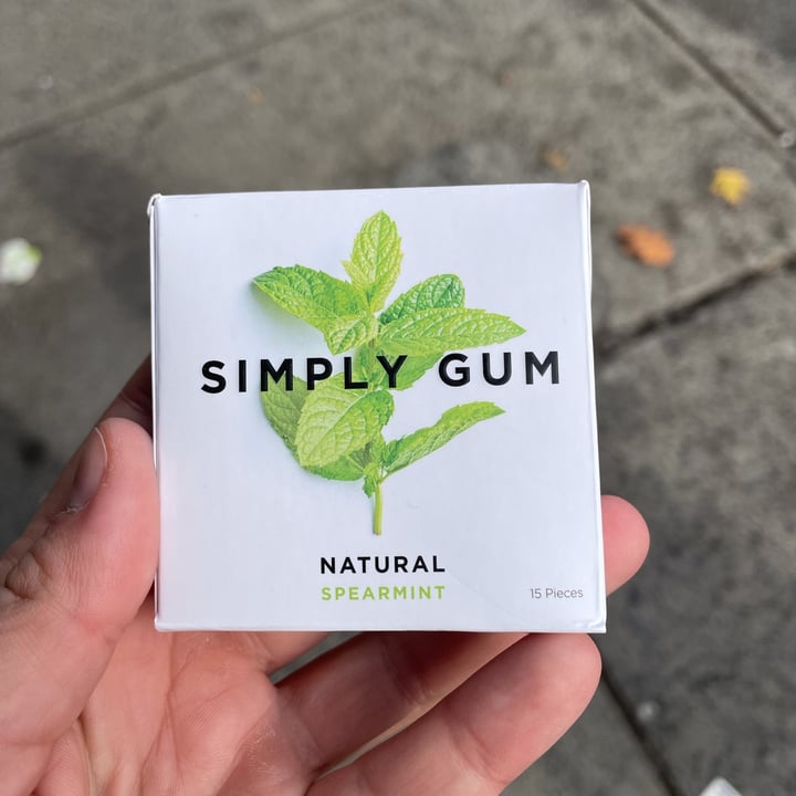 photo of Simply Gum Natural Spearmint shared by @happyczechpea on  20 Nov 2021 - review
