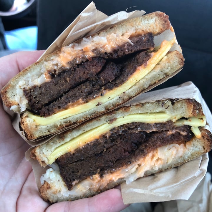 photo of LUHV Factory & Vegan Bistro Reuben sandwich shared by @reywatson on  21 Apr 2021 - review