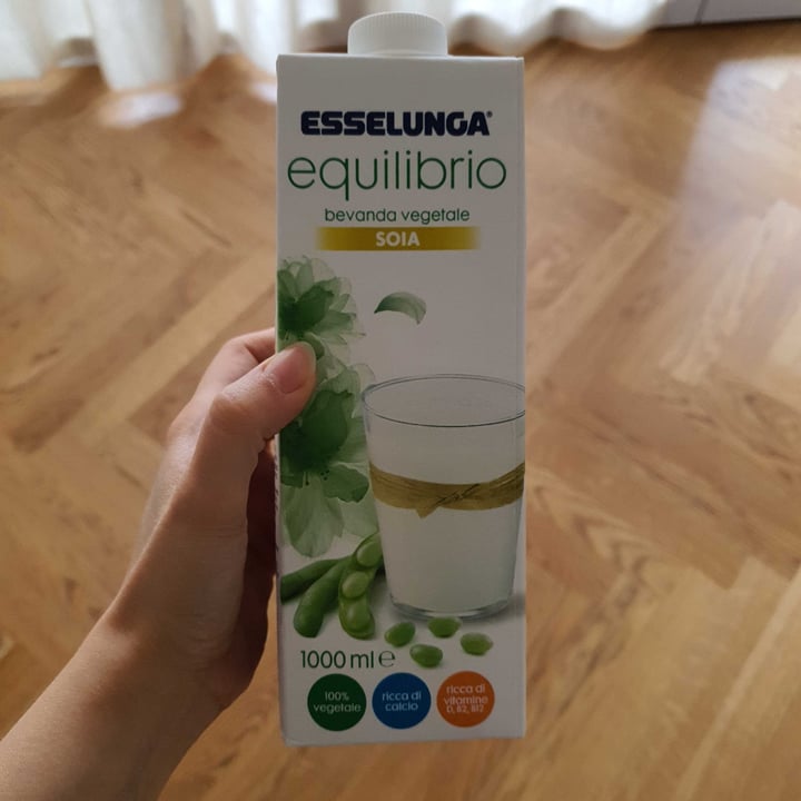 photo of Esselunga equilibrio bevanda vegetale all’avena shared by @deborabattaglia on  17 Jun 2022 - review