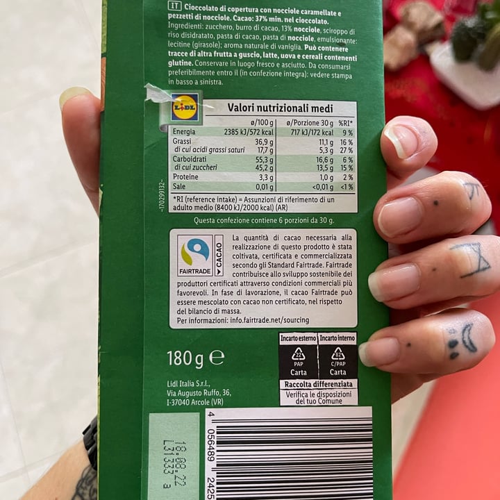 photo of Fin Carré Cioccolato vegano con nocciole shared by @antonellamaione on  27 Jun 2022 - review