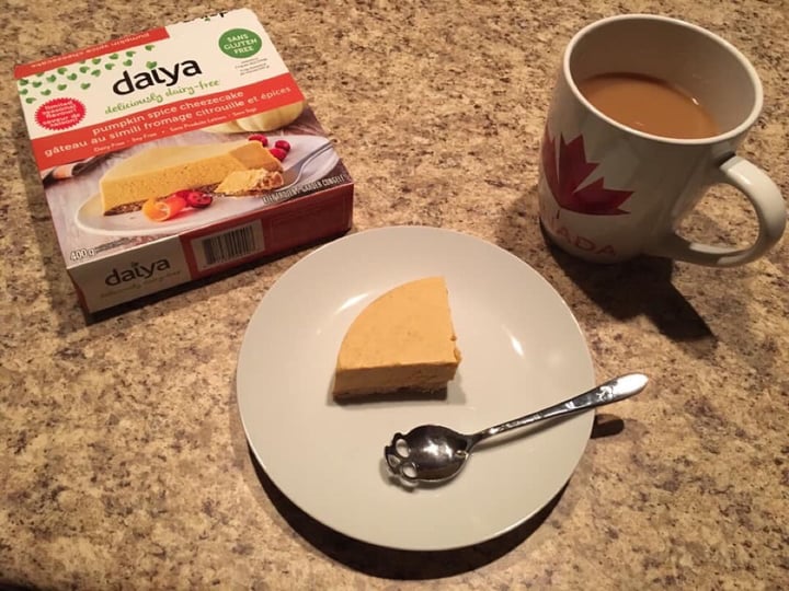 review photo of Daiya Pumpkin Spice Cheezecake shared by @vicucha15 on 07 Sep 2019 - review