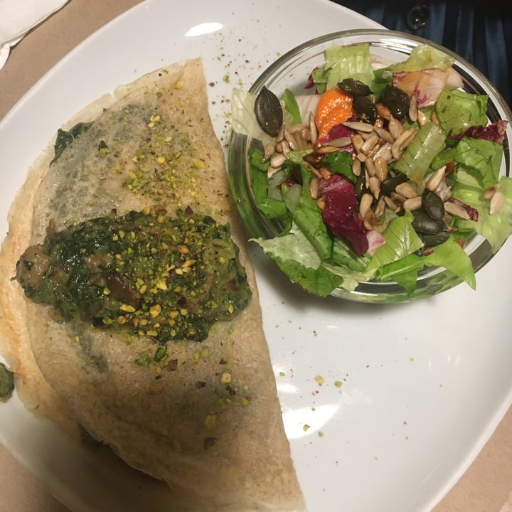 review photo of Haiku Crêpes con tenerumi pistacchio e funghi shared by @hobosvarionata on 29 Sep 2021 - review